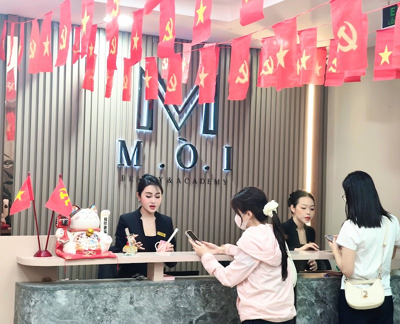 MOI Beauty - Phun Môi Phủ Sương Quận 1
