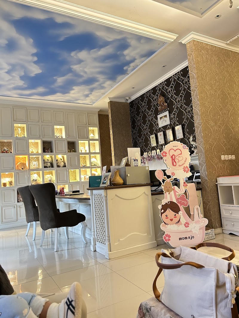 MOM N JO Galaxy Bekasi Kota - Wellness Retreat in Bekasi Kota