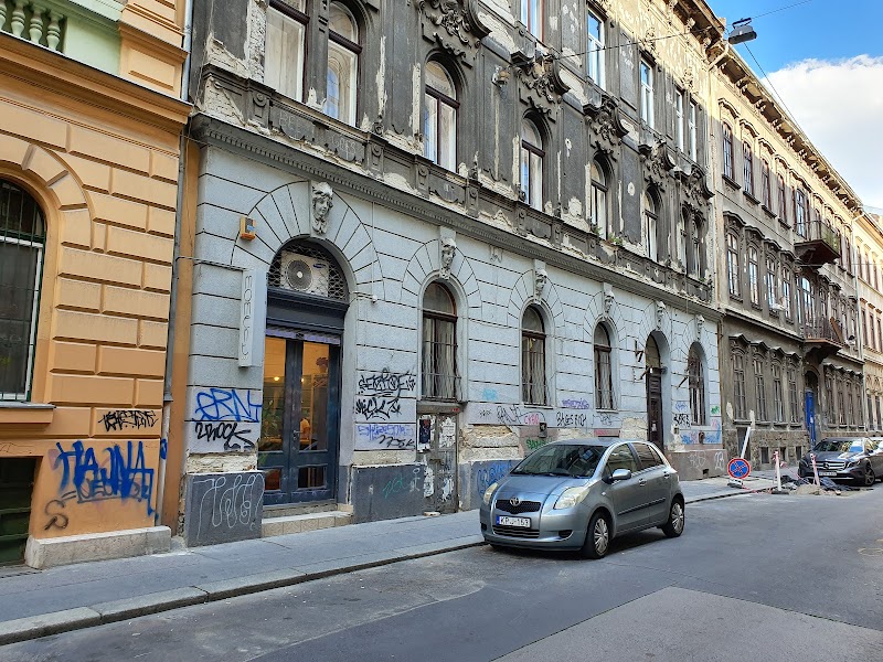 Moment's Szépség-, és Egészségmegőrző Stúdió Eger - Day Spa in Eger