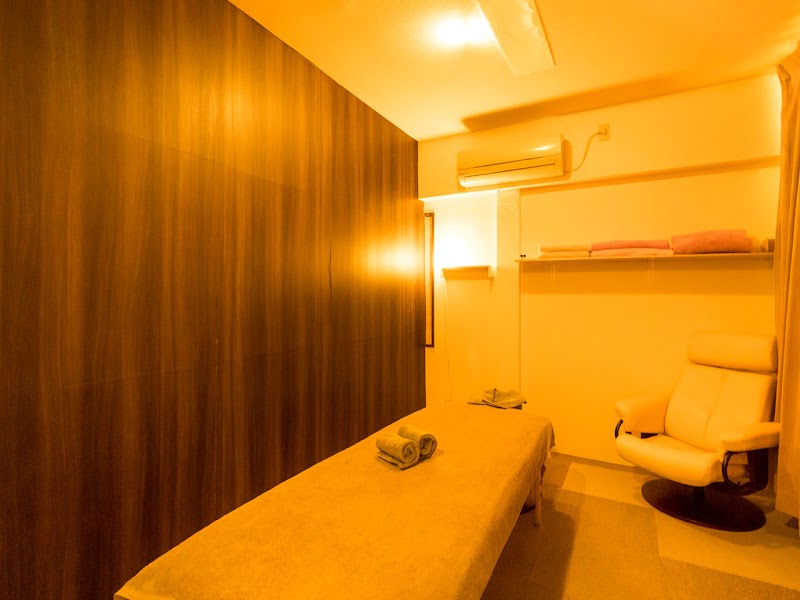 Momihogushi Salon Momi Oshi no Tewaza Wakayama City - Day Spa in Wakayama City