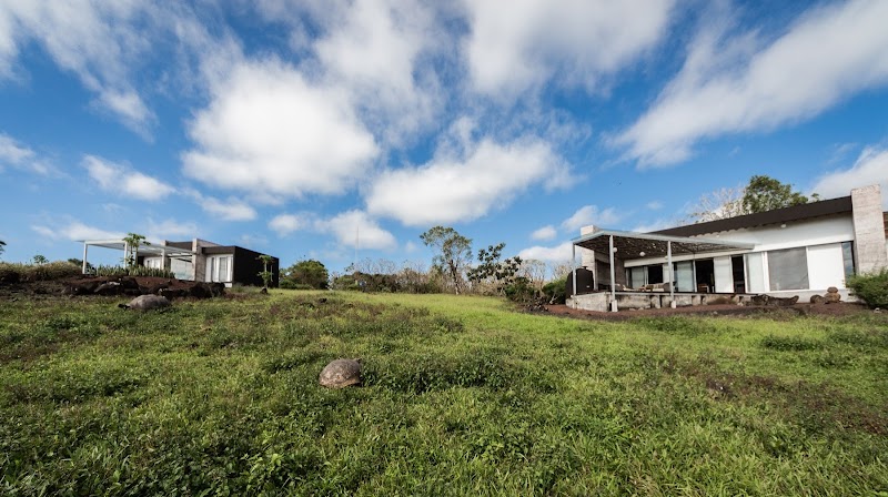 Montemar - Galapagos Eco Luxury Villas for Groups & Families