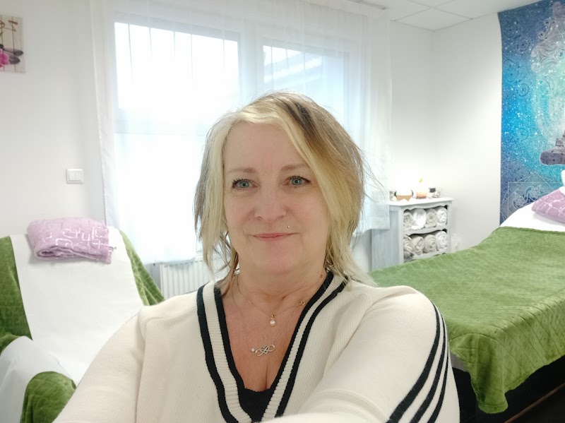 Muriel SOINS Energétiques REIKI et Massage 5 Continents Scionzier - Day Spa in Scionzier