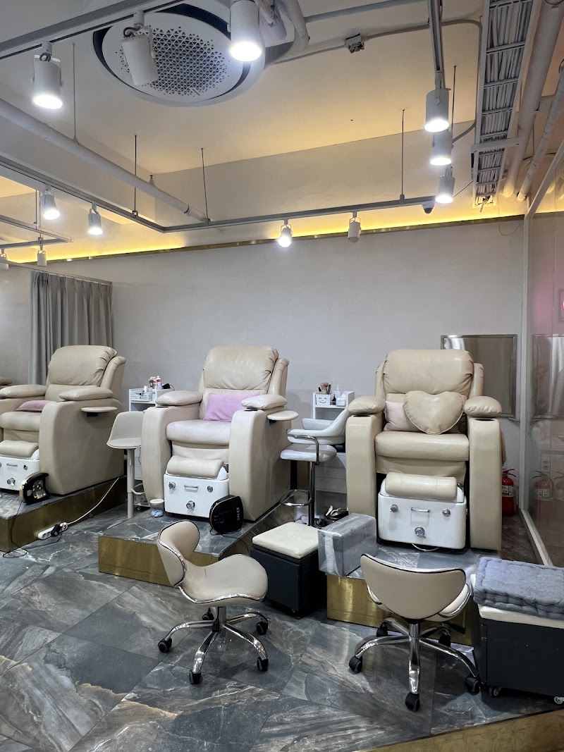 Nail Club Seongnam City - Day Spa in Seongnam City