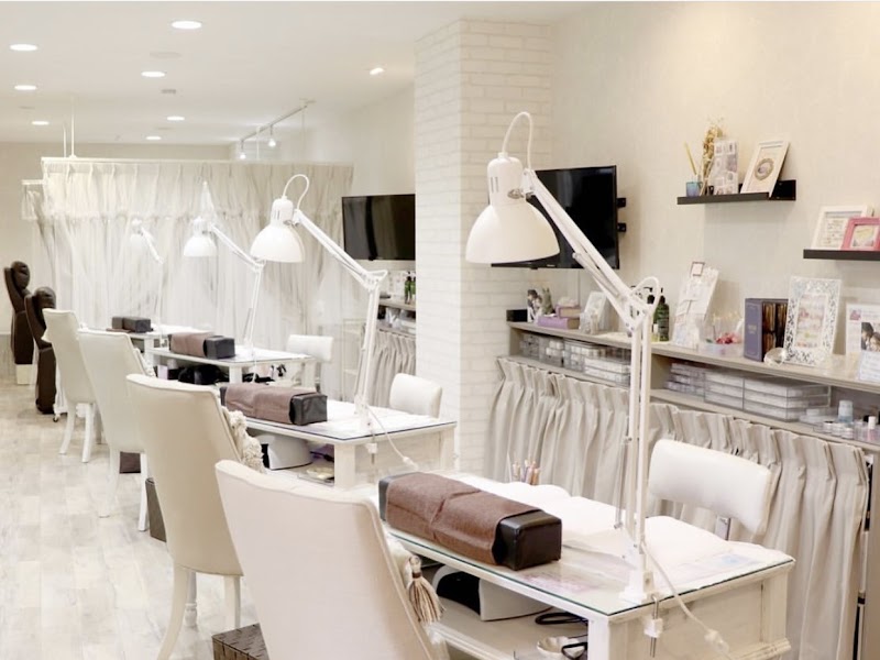 Nail & Eyelash Plaisir Sakai City Sakai Ward - Day Spa in Sakai City Sakai Ward