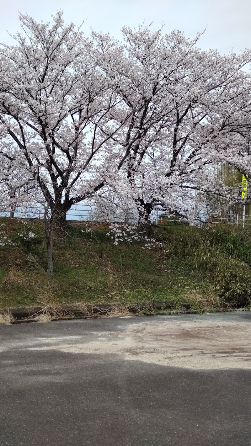 Natural Hot Spring Nabetagawa Kisogasaki Town, Kuwana District - Day Spa in Kisogasaki Town, Kuwana District