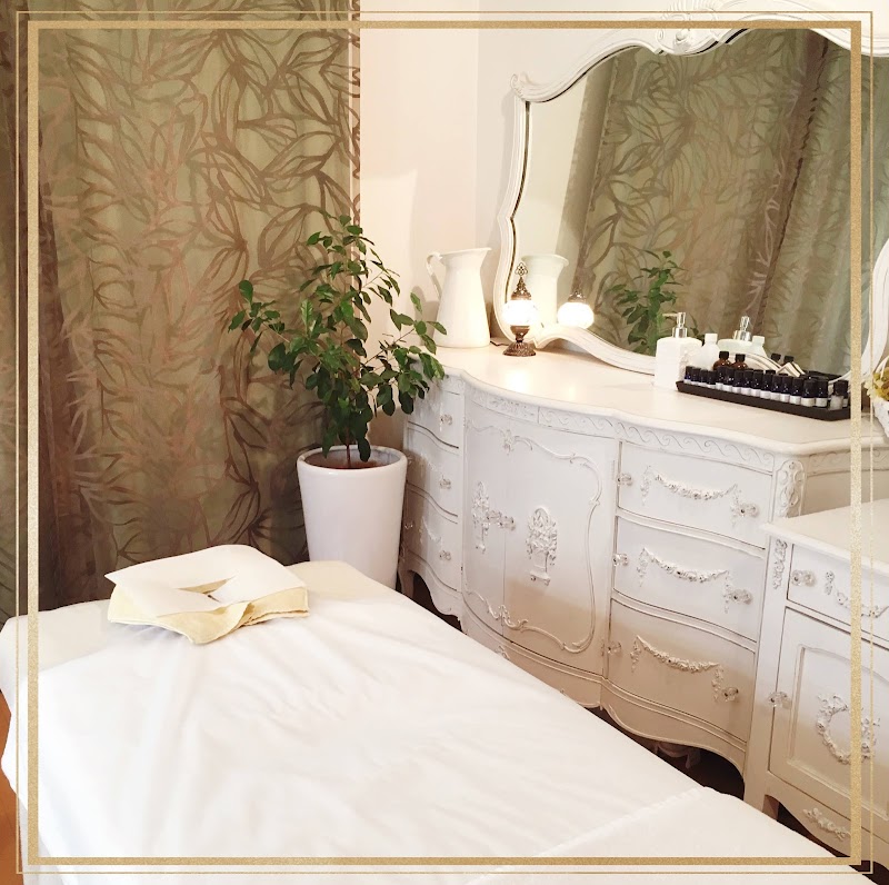 Natural Therapy Salon Tobira Shinagawa Ward - Day Spa in Shinagawa Ward