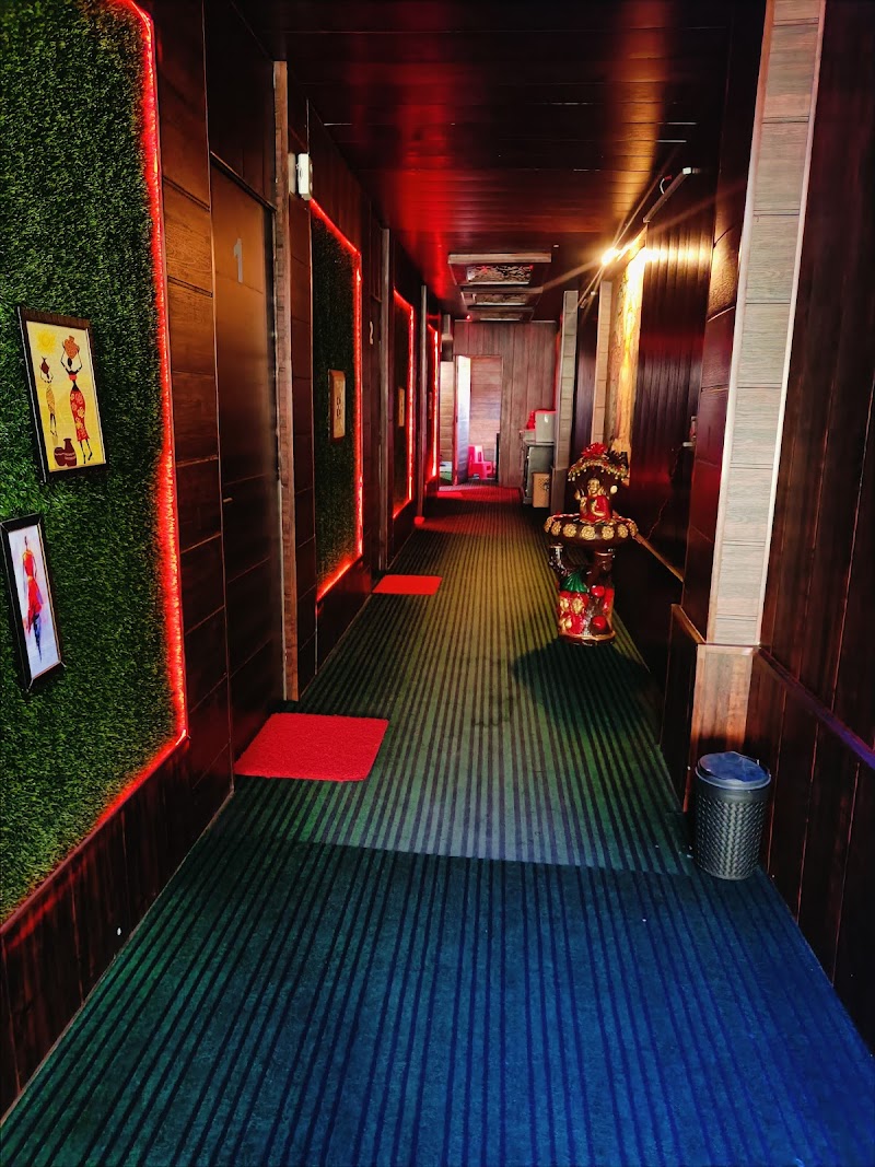 Nature True Unisex SPA & Saloon Vikasnagar - Wellness Retreat in Vikasnagar