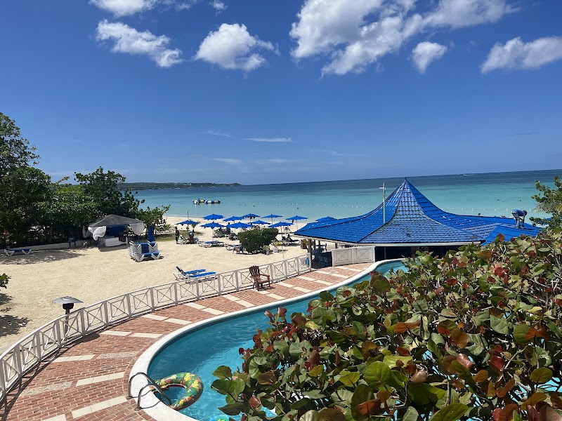 Negril Tree House Resort - Resort Spa in Negril