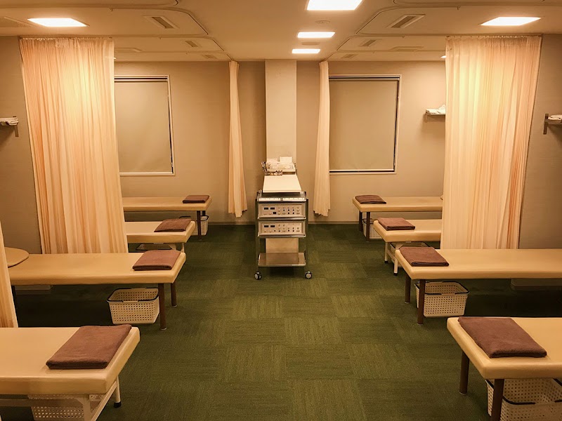 Nishioka Seikotsuin Nishinomiya City - Day Spa in Nishinomiya City