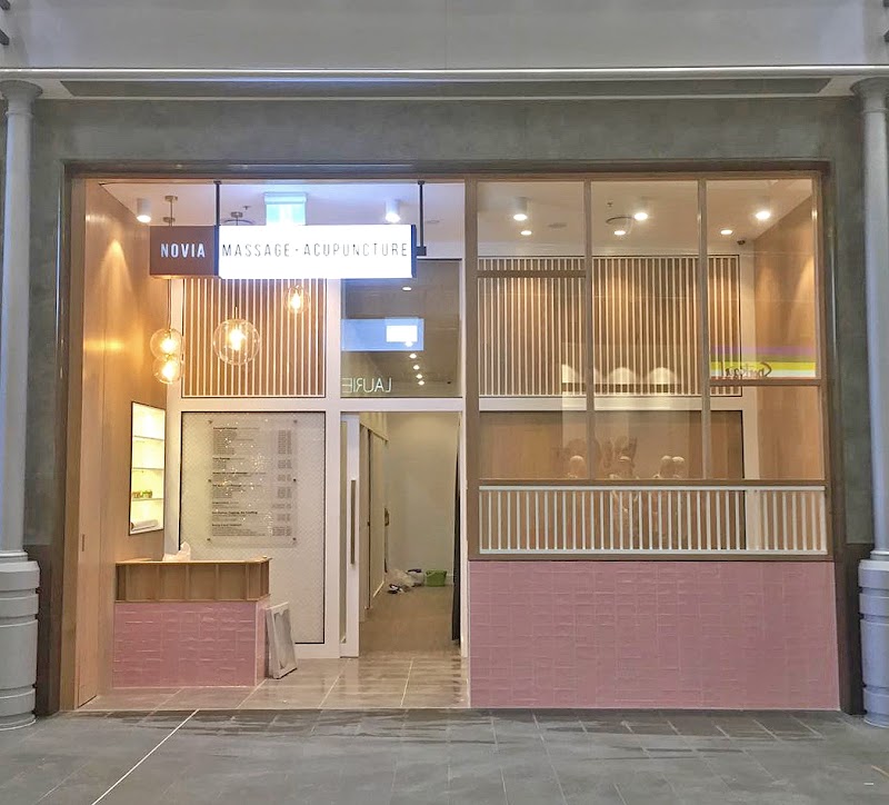 Novia Massage and Acupuncture Orange - Day Spa in Orange