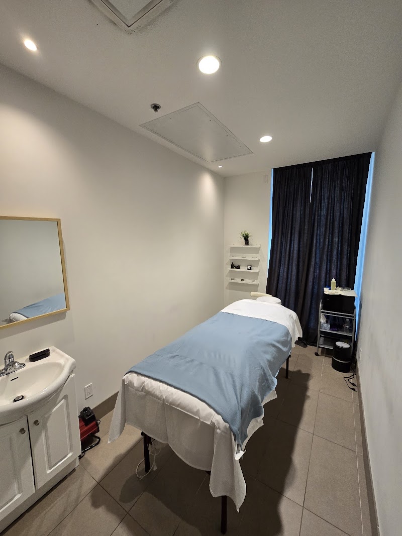 Oakridge Kerrisdale Massage Therapy Clinc Vancouver - Day Spa in Vancouver