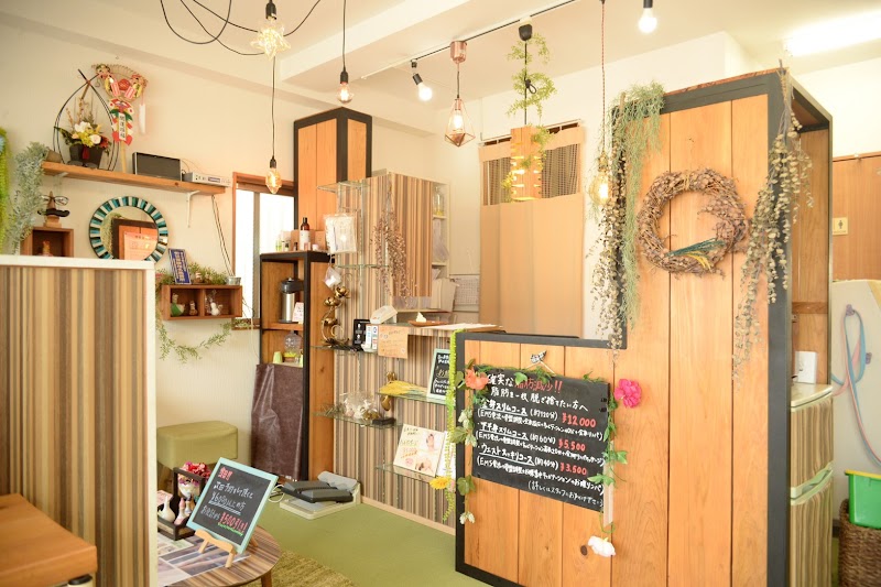 Omoromachi Esthetic Salon / Omoromachi Osteopathic Clinic Naha City - Day Spa in Naha City