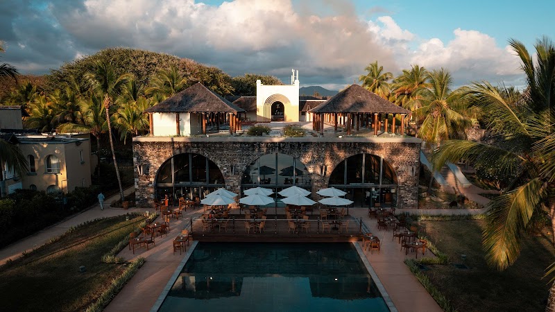 OUTRIGGER Mauritius Beach Resort Quatre Bornes Town - Resort Spa in Quatre Bornes Town