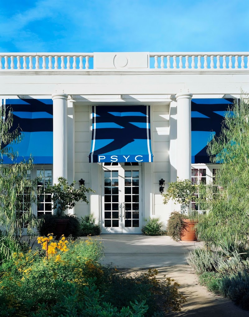 Palm Springs Yacht Club - Day Spa in Palm Springs