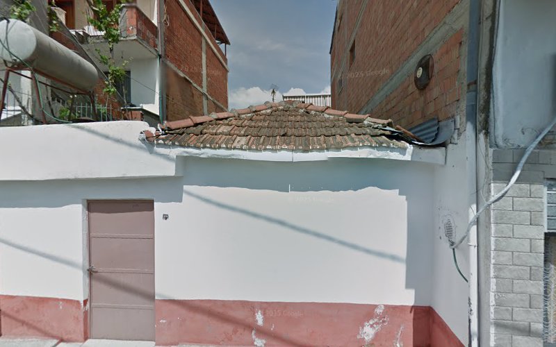 Parukeri Friends Tiranë