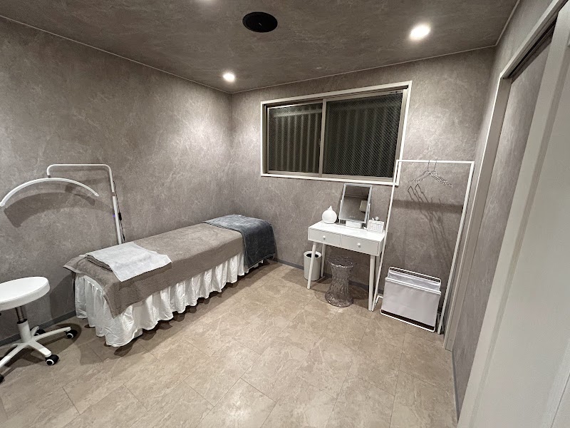 Peeling & Korean Skin Care [Emotional Himeji] Himeji City - Day Spa in Himeji City