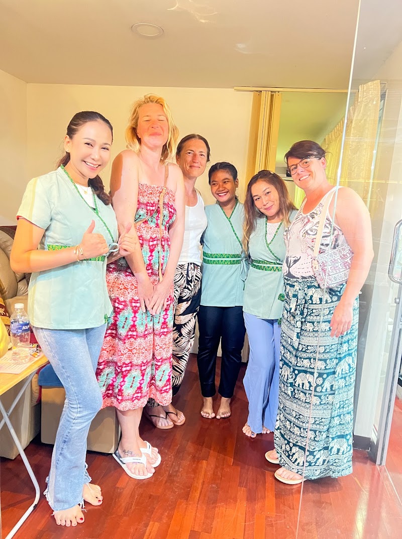 Petchaporn Beauty Salon & Thai Traditional Massage - Rad Na Som Tam Yum Rod Ded Shop Wang Nam Yen - Day Spa in Wang Nam Yen