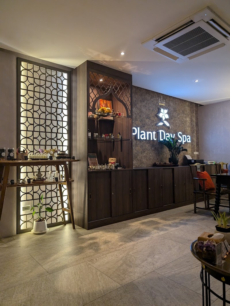 Plant Day Spa PloenChit Tower B Montecito - Day Spa in Montecito
