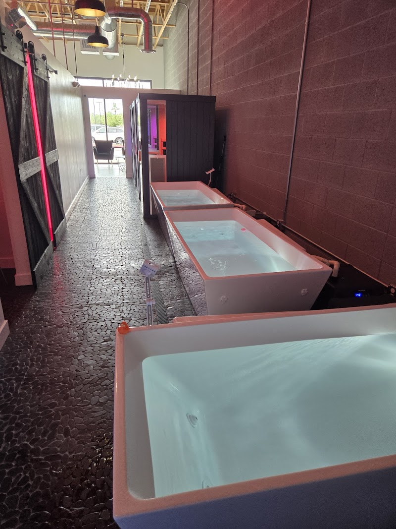 Platinum Sol Cold Plunge, Sauna, & Red Light Therapy Gilbert - Wellness Retreat in Gilbert