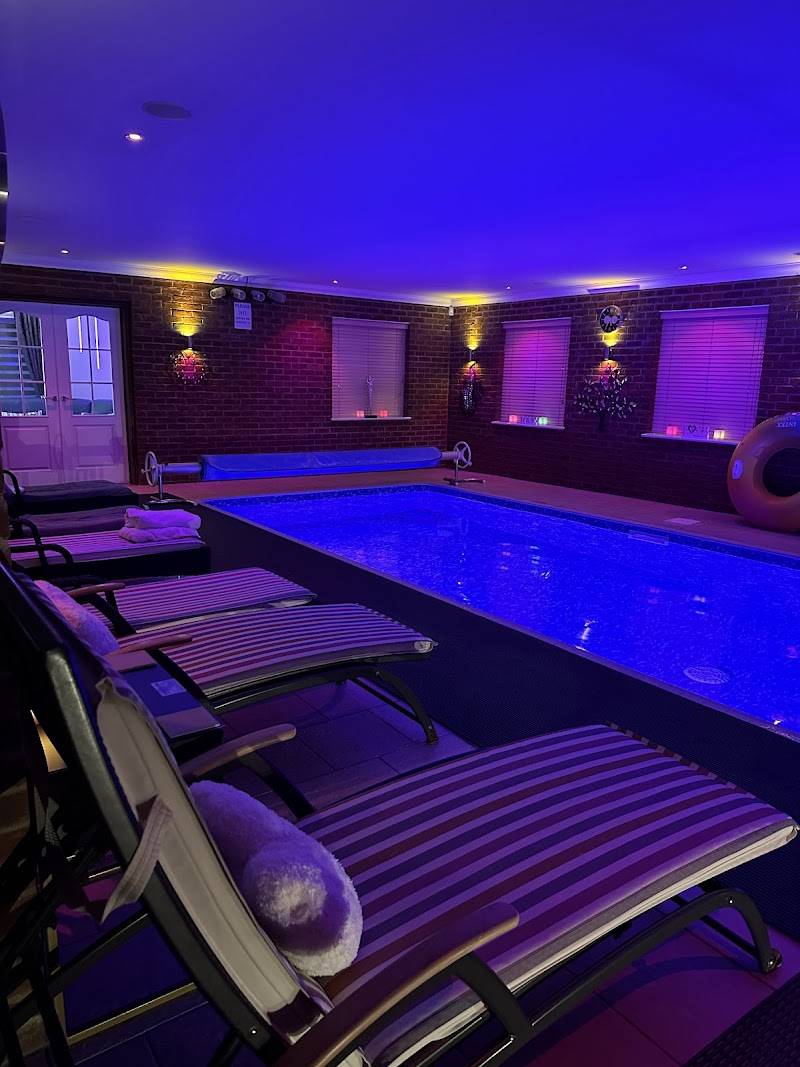 Private Pool Hire Peterborough photo