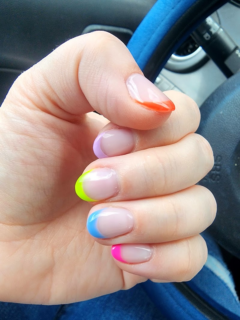 Queen And Polish Spa Shelton - Day Spa in Shelton