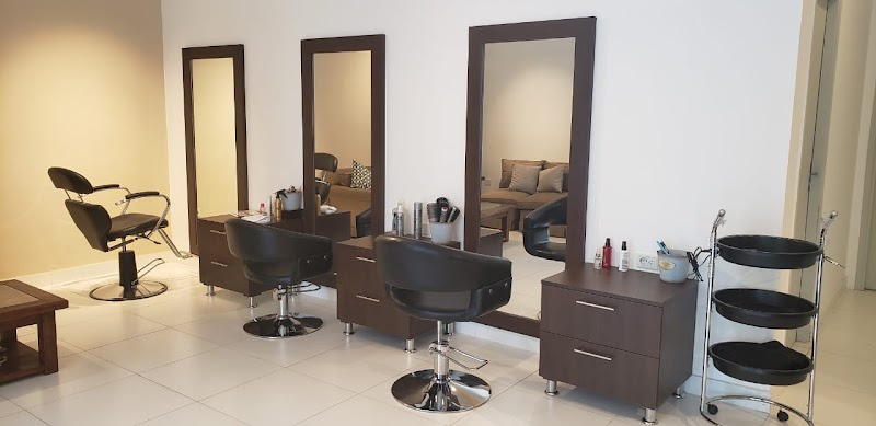 Queenies Nail Salon Luque - Day Spa in Luque