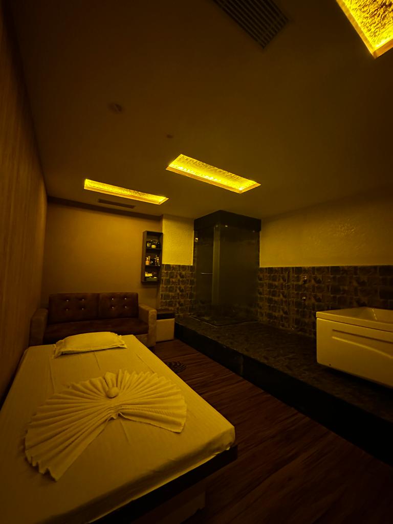 Radiant Health spa Madhapar - Day Spa in Madhapar