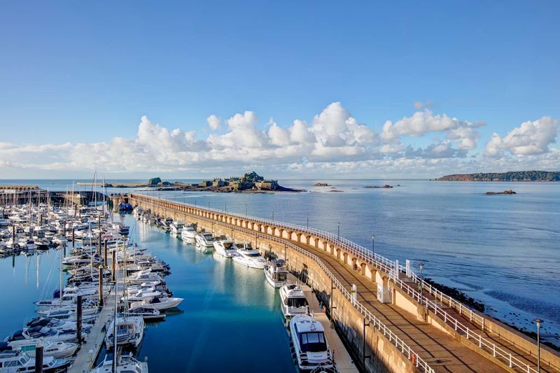 Radisson Blu Waterfront Hotel, Jersey - Hotel Spa in Jersey
