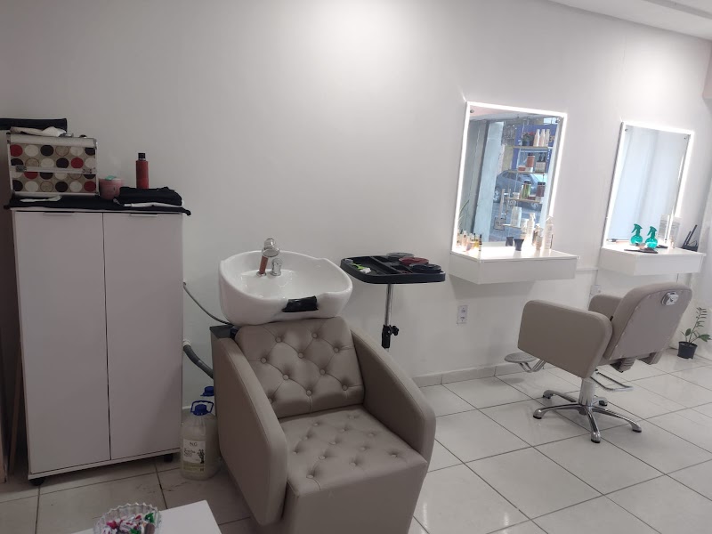 Raquel Designer e cabeleireira Conceição de Macabu - Day Spa in Conceição de Macabu