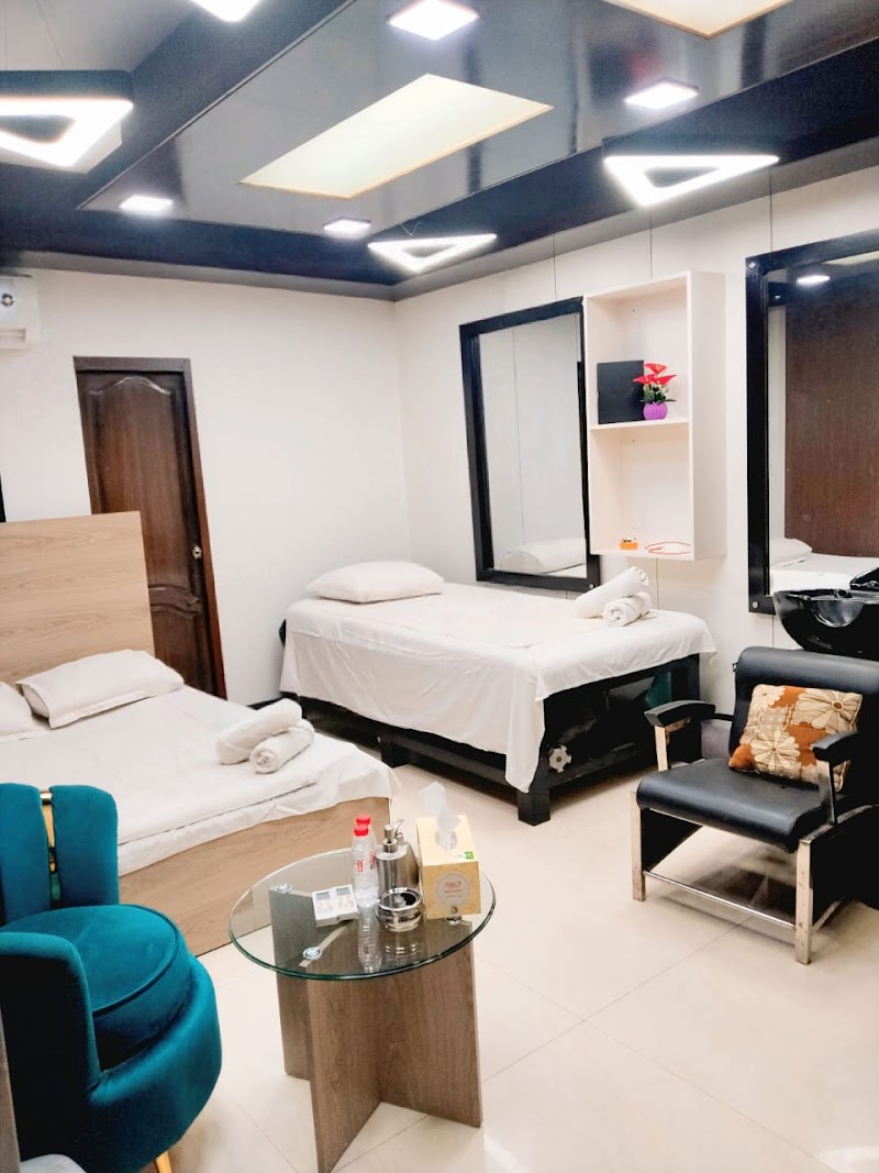 Red Love Thai Spa Black C - Day Spa in Black C