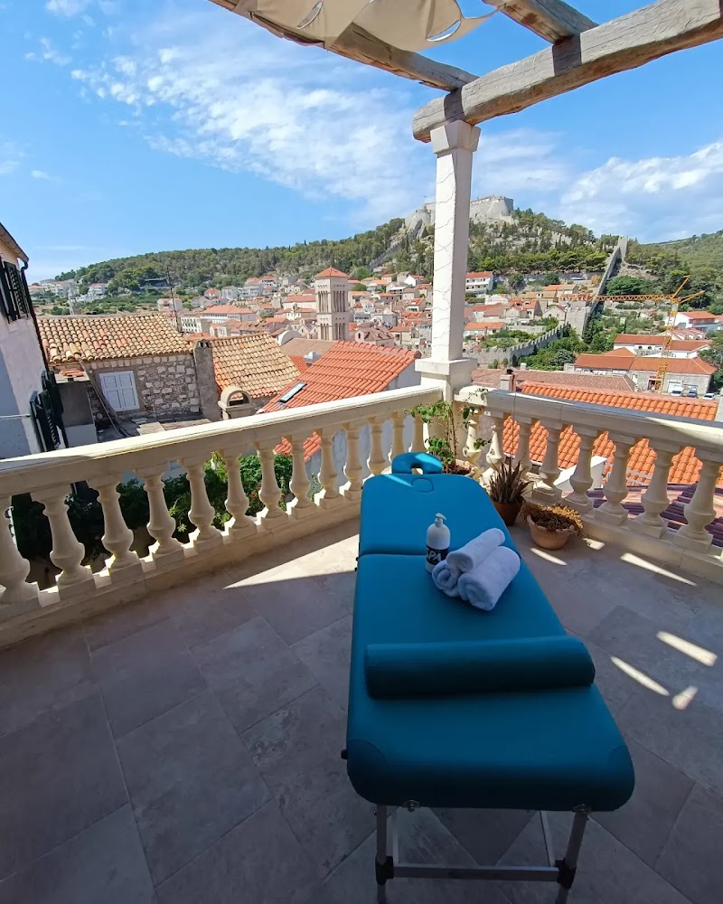 Relax, I got your back! Hvar