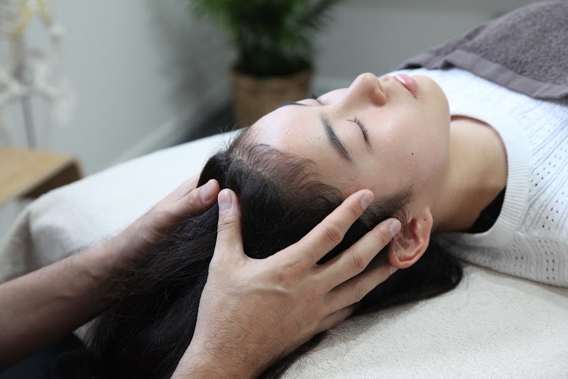 Rikone Acupuncture and Osteopathic Clinic Yomitan Village, Nakagami District - Day Spa in Yomitan Village, Nakagami District