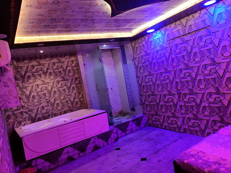 Rose wellness massage spa center in Agra