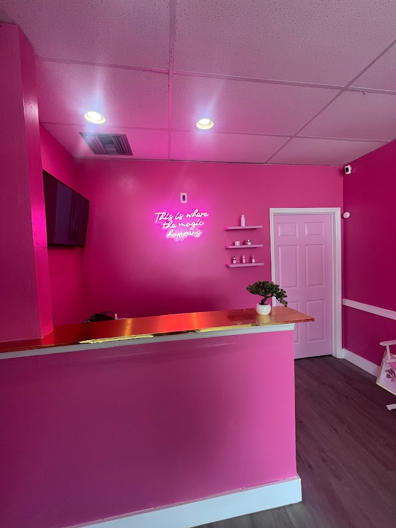 Royal Touch Salon Pompano Beach - Day Spa in Pompano Beach