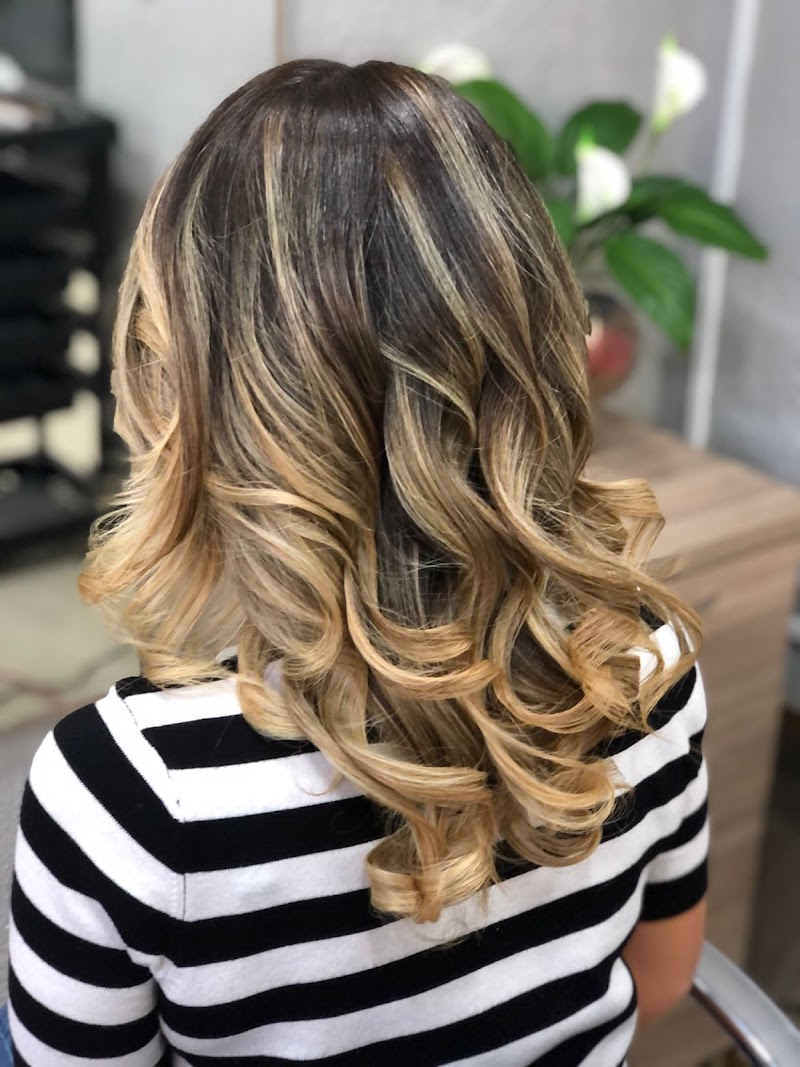 Salão Rose Ribeiro Fashion Hair Nova Iguaçu - Day Spa in Nova Iguaçu