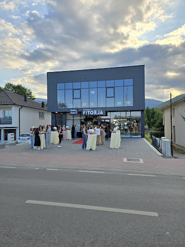 Salloni Fitorja Deçan