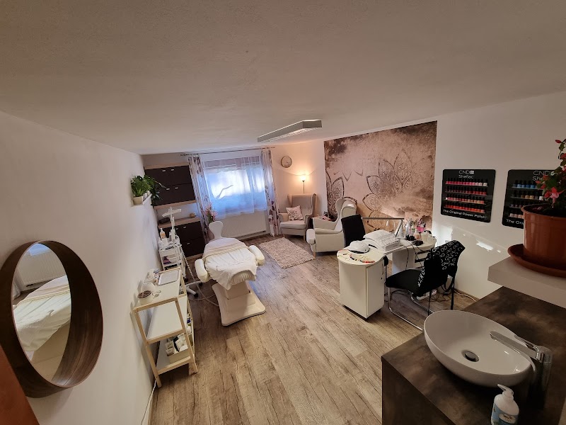 Salon Academie Zadní Třebaň - Day Spa in Zadní Třebaň
