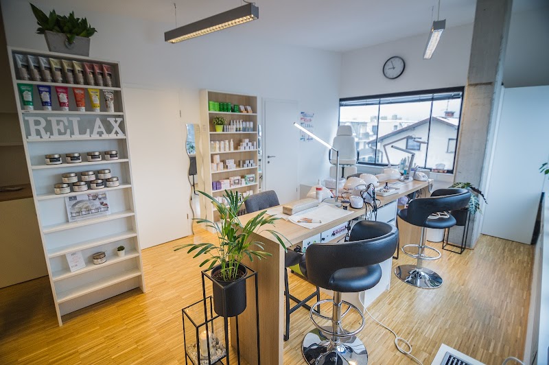 Salon masaže in lepote Orhideja-Velenje,makeup school Glamour visage Ljubljana - Day Spa in Ljubljana