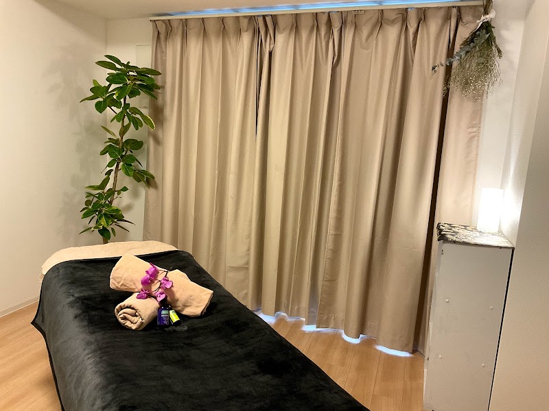 Salon Pundarīka Naniwa Ward, Osaka - Day Spa in Naniwa Ward, Osaka