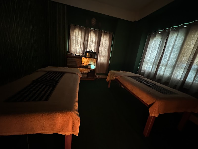 Sisters Wellness Centre, Salon &Spa Paro