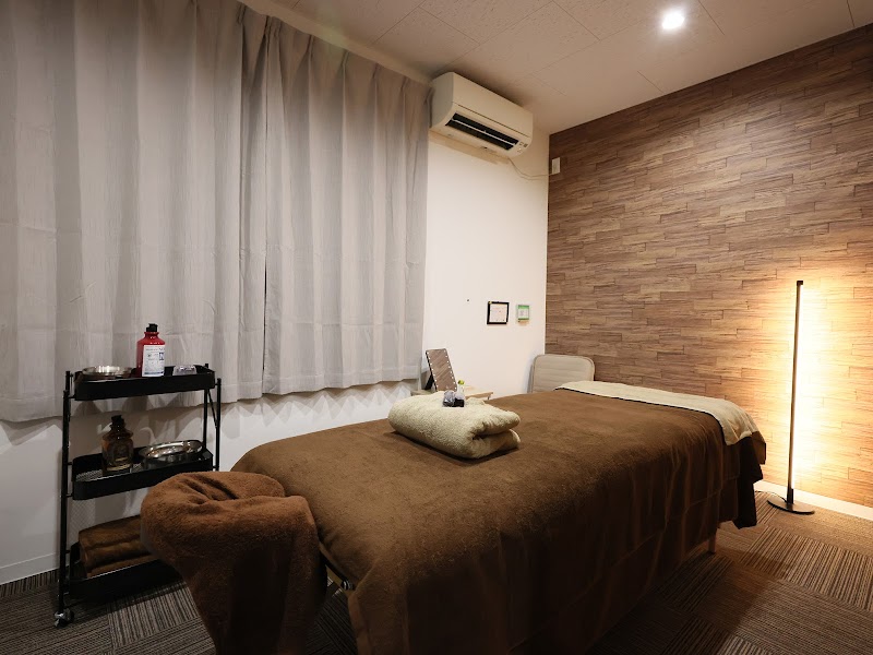 Small Face Correction Specialty Salon Soleil Neyagawa City - Day Spa in Neyagawa City