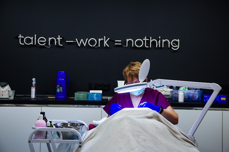 Spa School Onilovoi Ln - Day Spa in Onilovoi Ln