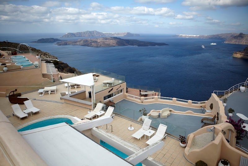 Suites of the Gods Santorini - Resort Spa in Santorini