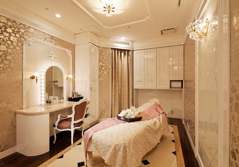 Takano Yuri Beauty Clinic Umeda Main Store Osaka City - Day Spa in Osaka City