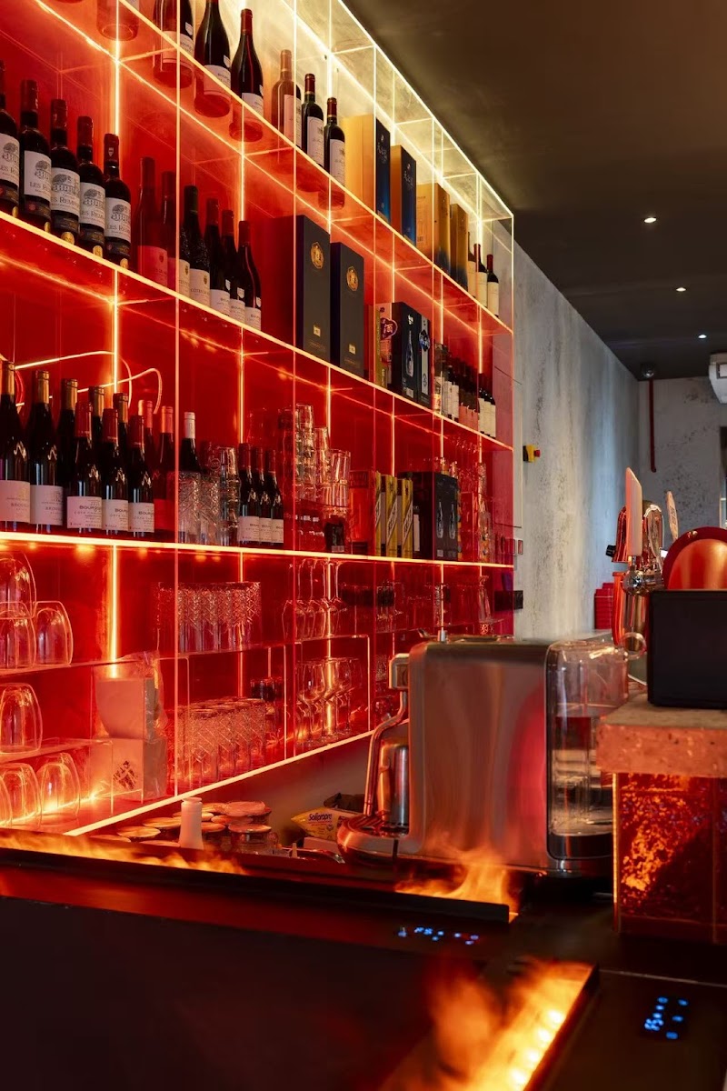 Tan Square Paris photo