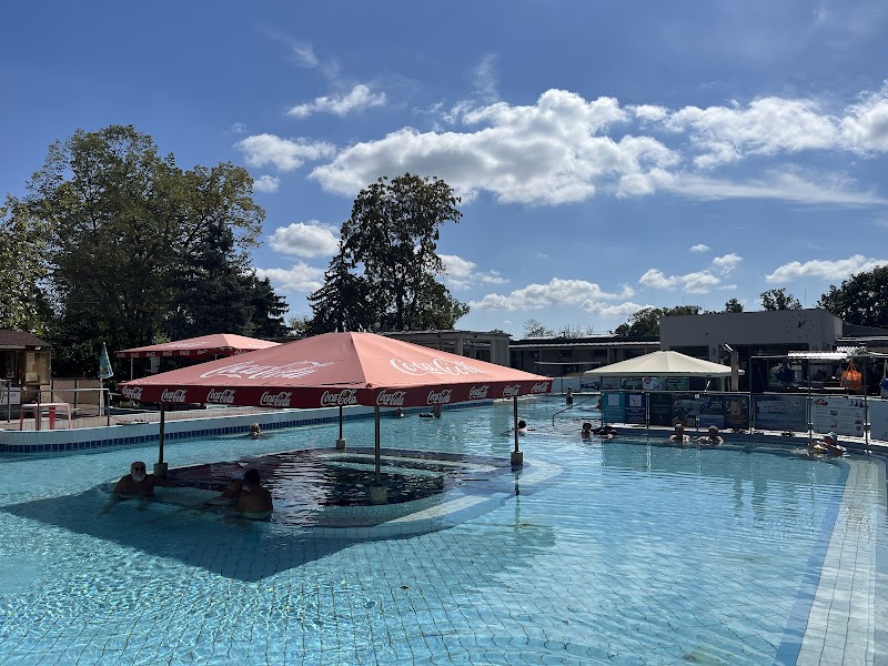 Termálfürdő Leányfalu - Day Spa in Leányfalu