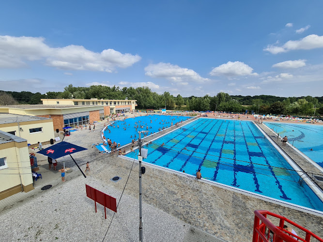 Termálne kúpalisko Vincov les Sládkovičovo - Thermal Spa in Sládkovičovo