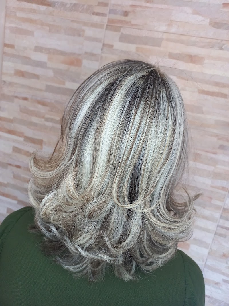 Thais Fahr cabeleireiros | Londrina PR - Day Spa in Londrina