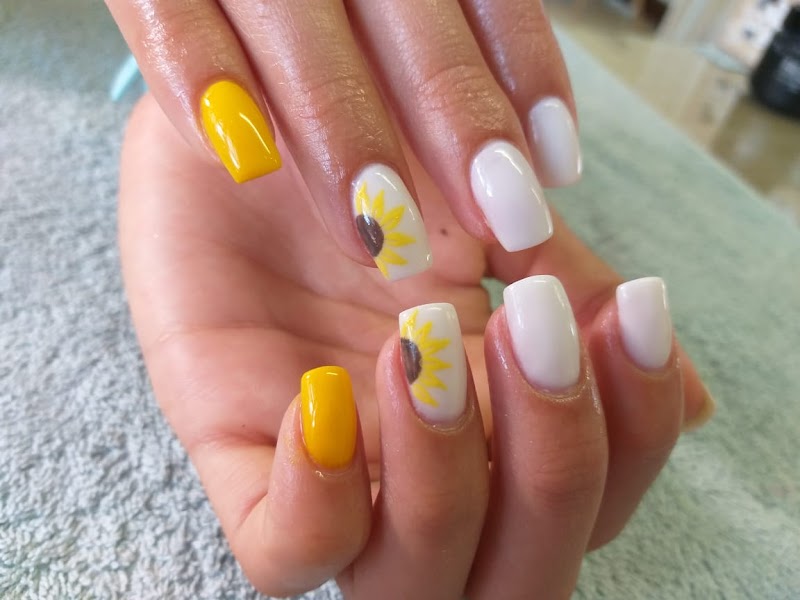 The Beauty Bar / Sudden Beauty Skin care and Cosmetics Sonheuwel - Wellness Retreat in Sonheuwel