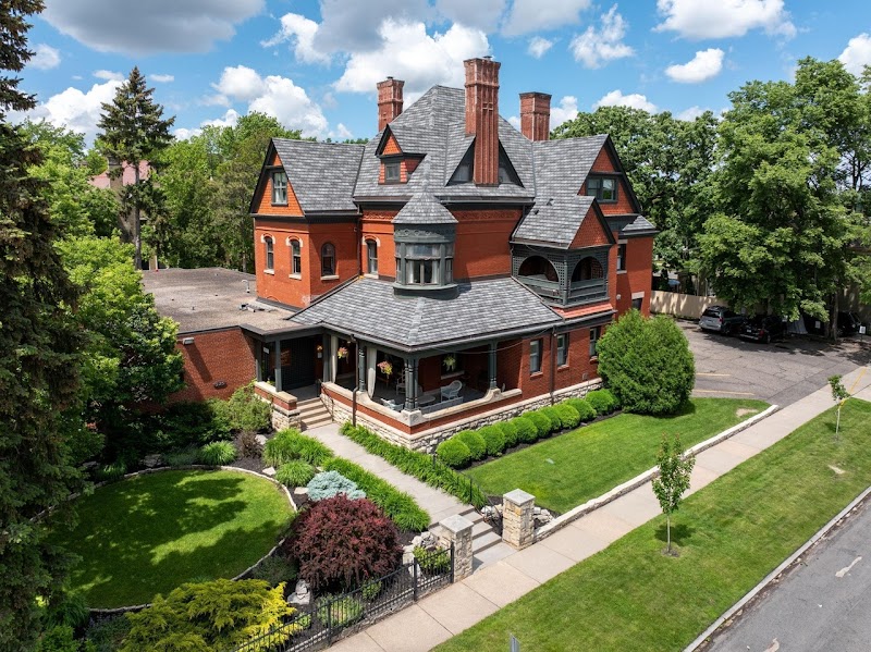 The New Victorian Mansion Bed & Breakfast Minneapolis - Hotel Spa in Minneapolis